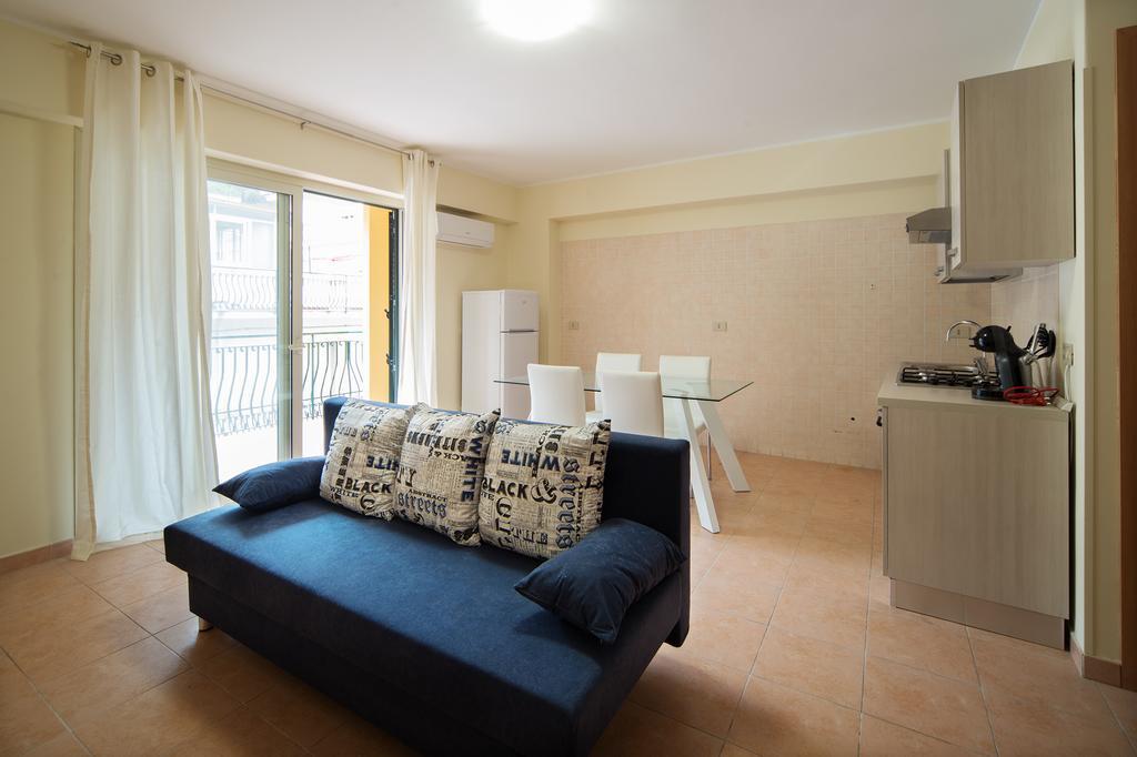 Appartement Milly House à Letojanni Extérieur photo